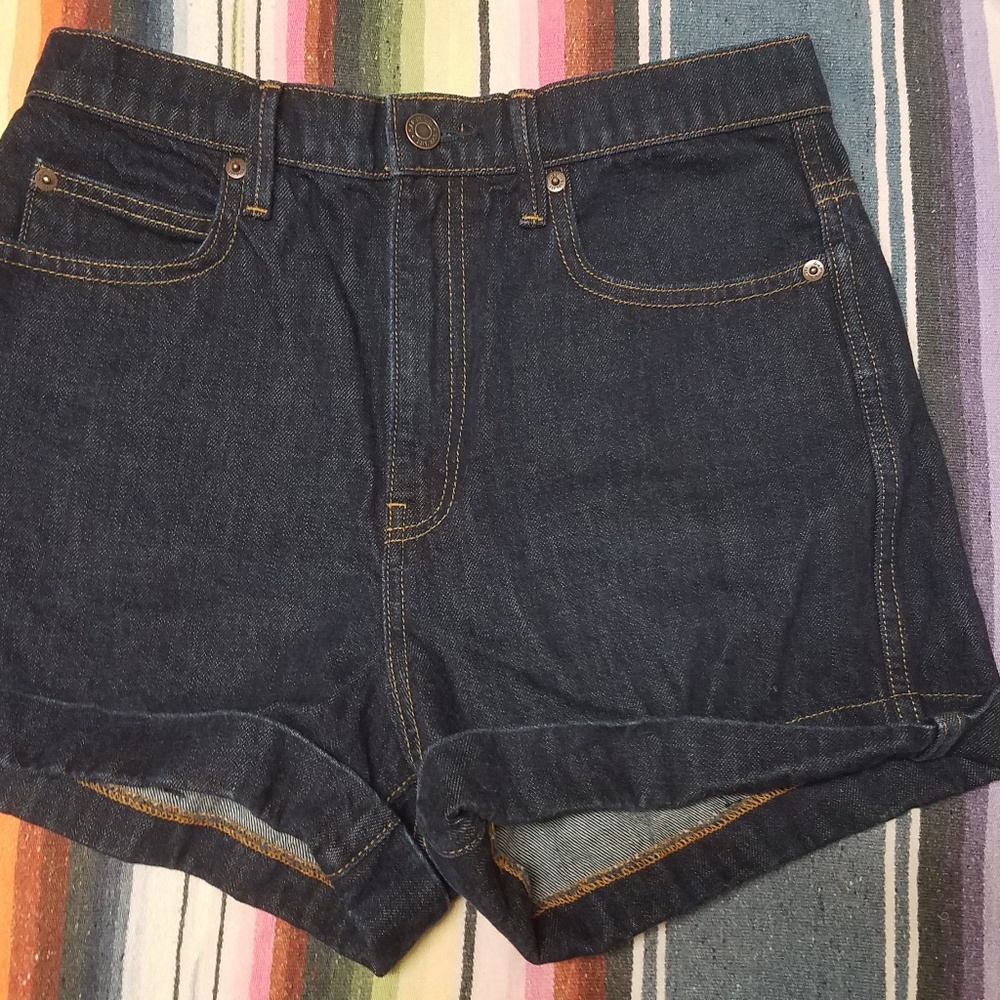 Gap 1969 High Waist Denim Shorts. Size 28.